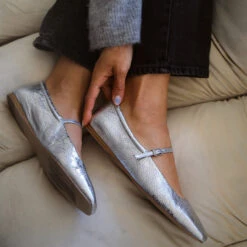 REYES BALLET FLATS SILVER DISTRESSED LEATHER(Reyes Flats Silver Distressed Leather) 5 REYES BALLET FLATS SILVER DISTRESSED LEATHER(Reyes Flats Silver Distressed Leather) -Dolce Vita Sale Store 12 9dac7d25 1825 434c 86eb 48c8aa0def5f