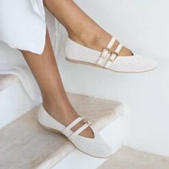 BAYLEE BALLET FLATS BONE PERFORATED SUEDE(Baylee Ballet Flats Bone Perforated Suede) 4 BAYLEE BALLET FLATS BONE PERFORATED SUEDE(Baylee Ballet Flats Bone Perforated Suede) -Dolce Vita Sale Store 14 23893315 18f1 46cb bc97 26f705aa6e9e