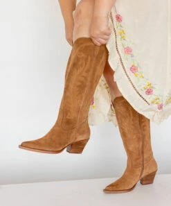 RYATT EXTRA WIDE CALF BOOTS PECAN SUEDE(Ryatt Extra Wide Calf Boots Pecan Suede) 14 RYATT EXTRA WIDE CALF BOOTS PECAN SUEDE(Ryatt Extra Wide Calf Boots Pecan Suede) -Dolce Vita Sale Store 9 1 f3bfd1d5 3635 445e 9b67 2bd99d8f7a7c