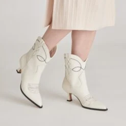 ANGEL BOOTIES WHITE LEATHER(Angel Booties White Leather) -Dolce Vita Sale Store DOLCEVITA BOOTIES ANGEL IVORYLEATHER ONFOOT 01