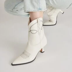 ANGEL BOOTIES WHITE LEATHER(Angel Booties White Leather) -Dolce Vita Sale Store DOLCEVITA BOOTIES ANGEL IVORYLEATHER ONFOOT 05