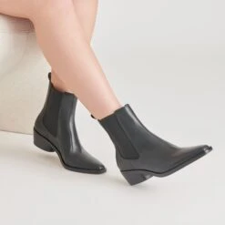 FOSTER BOOTIES BLACK LEATHER(Foster Booties Black Leather) 5 FOSTER BOOTIES BLACK LEATHER(Foster Booties Black Leather) -Dolce Vita Sale Store DOLCEVITA BOOTIES FOSTER BLACKLEATHER ONFOOT 1