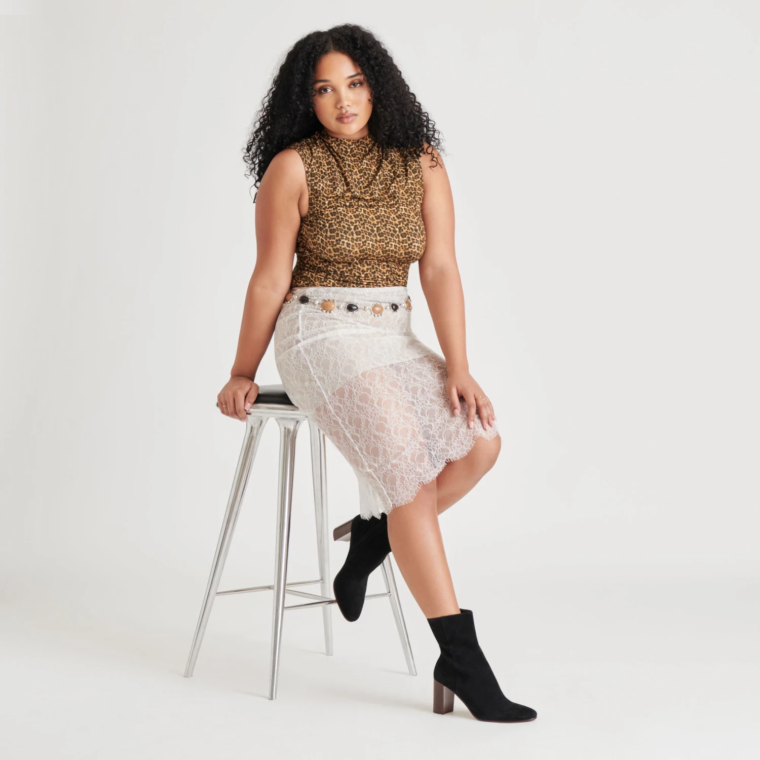 SUZY BOOTIES ONYX SUEDE(Suzy booties onyx suede) SUZY BOOTIES ONYX SUEDE(Suzy Booties Onyx Suede) -Dolce Vita Sale Store DOLCEVITA BOOTIES SUZY ONYXSUEDE ONFOOT 01