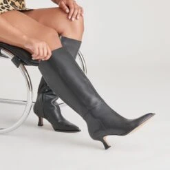 AUGGIE WIDE CALF BOOTS BLACK LEATHER(Auggie Wide Calf Boots Black Leather) 9 AUGGIE WIDE CALF BOOTS BLACK LEATHER(Auggie Wide Calf Boots Black Leather) -Dolce Vita Sale Store DOLCEVITA BOOTS AUGGIE BLACKLEATHER ONFOOT WC 01