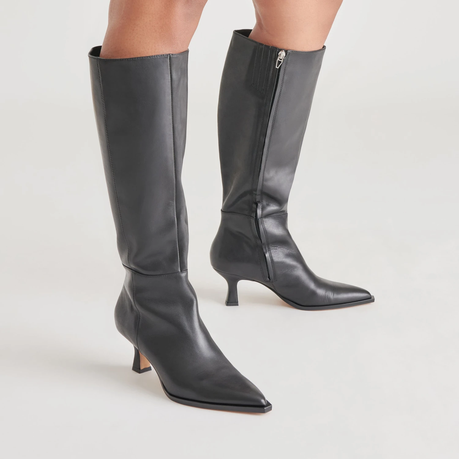 AUGGIE WIDE CALF BOOTS BLACK LEATHER(Auggie wide calf boots black leather) AUGGIE WIDE CALF BOOTS BLACK LEATHER(Auggie Wide Calf Boots Black Leather) -Dolce Vita Sale Store DOLCEVITA BOOTS AUGGIE BLACKLEATHER ONFOOT WC 02