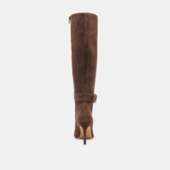 KINZY WIDE CALF BOOTS DK BROWN SUEDE(Kinzy Wide Calf Boots Dk Brown Suede) -Dolce Vita Sale Store DOLCEVITA BOOTS KINZY DK BROWN SUEDE 05 70aaad80 08d5 439c 942b d698c2e5332e