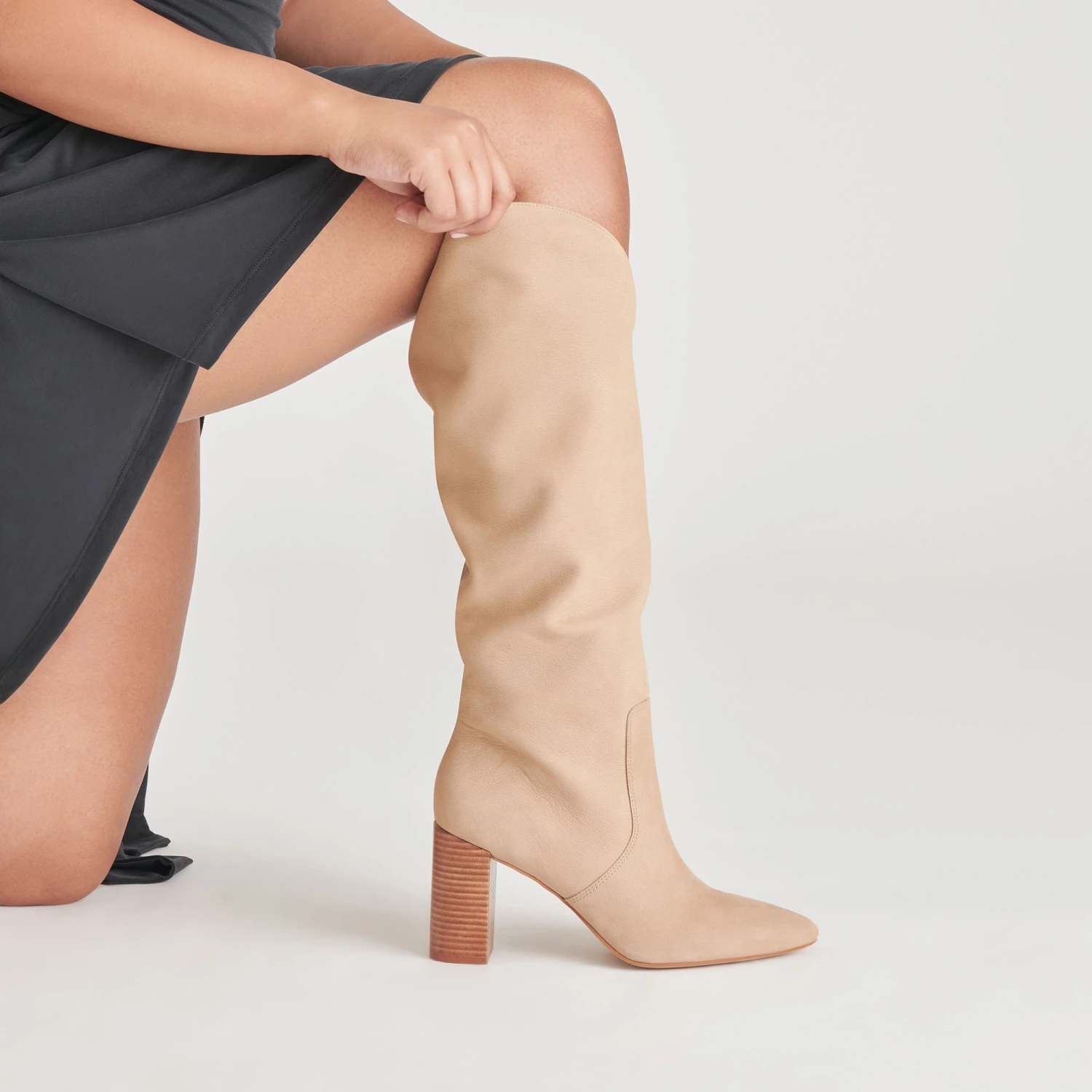 NEDI WIDE CALF BOOTS DUNE NUBUCK(Nedi wide calf boots dune nubuck) NEDI WIDE CALF BOOTS DUNE NUBUCK(Nedi Wide Calf Boots Dune Nubuck) -Dolce Vita Sale Store DOLCEVITA BOOTS NEDI DUNENUBUCK ONFOOT WC 02