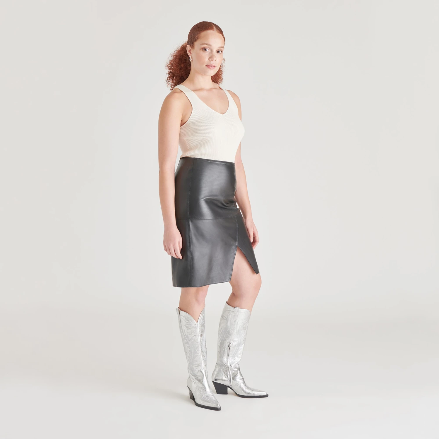 RYATT BOOTS SILVER DISTRESSED LEATHER(Ryatt boots silver distressed leather) RYATT BOOTS SILVER DISTRESSED LEATHER(Ryatt Boots Silver Distressed Leather) -Dolce Vita Sale Store DOLCEVITA BOOTS RYATT SILVERDISTRESSEDLEATHER ONFOOT