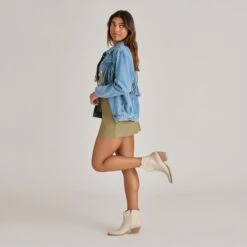 SHANIA BOOTIES IVORY NUBUCK(Shania Booties Ivory Nubuck) 5 SHANIA BOOTIES IVORY NUBUCK(Shania Booties Ivory Nubuck) -Dolce Vita Sale Store DOLCEVITA BOOTS SHANIA IVORYNUBUCK ONFOOT 01