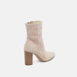 SUZY BOOTIES TAUPE SUEDE(Suzy Booties Taupe Suede) -Dolce Vita Sale Store DOLCEVITA BOOTS SUZY TAUPE SUEDE 03 5d06270f e69d 4670 b578 d63efd553d35