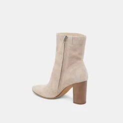 SUZY BOOTIES TAUPE SUEDE(Suzy Booties Taupe Suede) -Dolce Vita Sale Store DOLCEVITA BOOTS SUZY TAUPE SUEDE 09 061dd9a9 5b9c 4207 a43f 410946904ee4