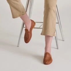 ARMOND FLATS COGNAC WOVEN LEATHER(Armond Flats Cognac Woven Leather) -Dolce Vita Sale Store DOLCEVITA FLATS ARMOND COGNACWOVENLEATHER ONFOOT 03