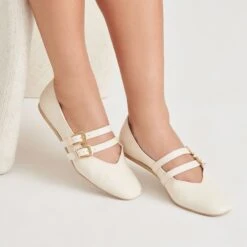 BAYLEE BALLET FLATS IVORY LEATHER(Baylee Ballet Flats Ivory Leather) 5 BAYLEE BALLET FLATS IVORY LEATHER(Baylee Ballet Flats Ivory Leather) -Dolce Vita Sale Store DOLCEVITA FLATS BAYLEE IVORYLEATHER ONFOOT 02