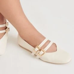 BAYLEE BALLET FLATS IVORY LEATHER(Baylee Ballet Flats Ivory Leather) 9 BAYLEE BALLET FLATS IVORY LEATHER(Baylee Ballet Flats Ivory Leather) -Dolce Vita Sale Store DOLCEVITA FLATS BAYLEE IVORYLEATHER ONFOOT 03 1