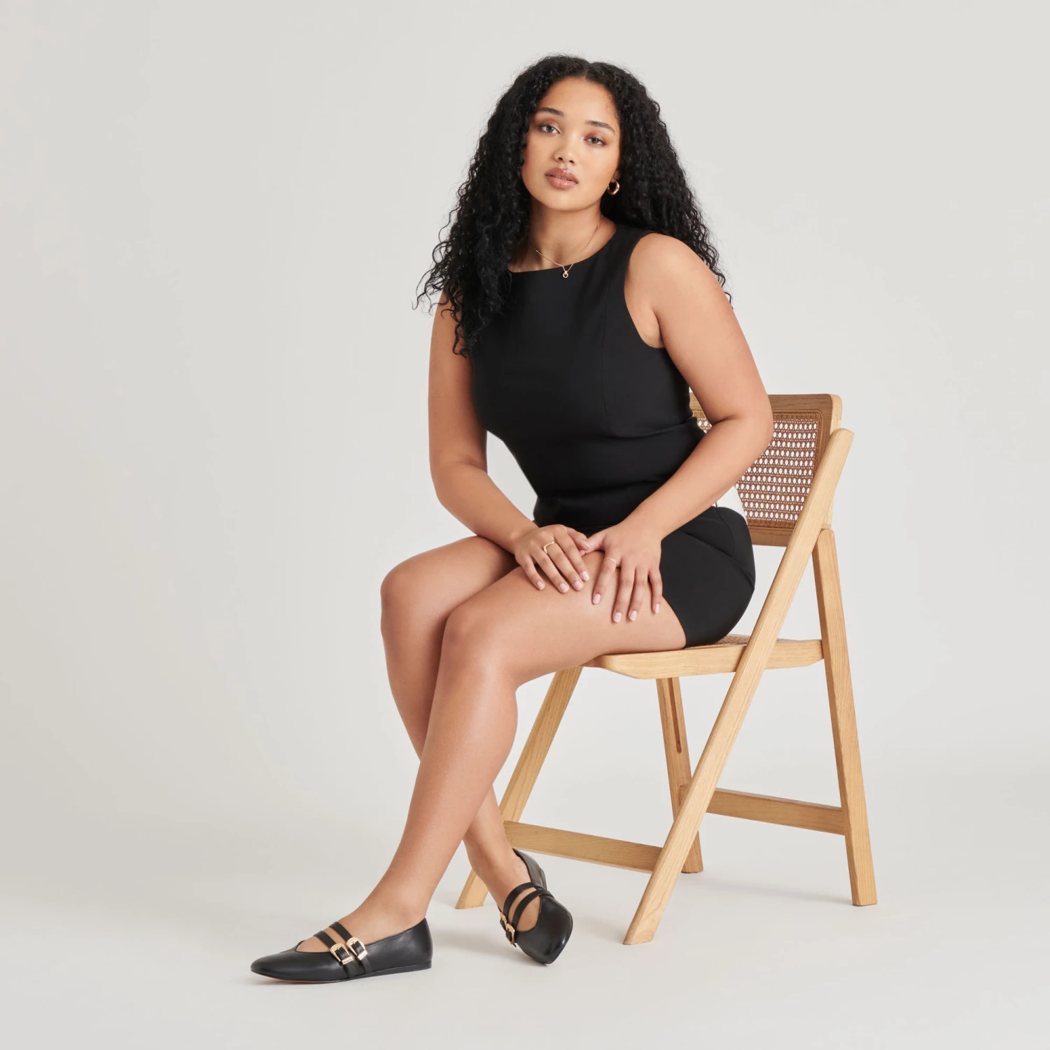 BAYLEE BALLET FLATS BLACK LEATHER(Baylee ballet flats black leather) BAYLEE BALLET FLATS BLACK LEATHER(Baylee Ballet Flats Black Leather) -Dolce Vita Sale Store DOLCEVITA FLATS BAYLEE MIDNIGHTCRINKLEPATENT ONFOOT 01