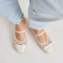 CAMBRE BALLET FLATS WHITE MESH(Cambre Ballet Flats White Mesh) -Dolce Vita Sale Store DOLCEVITA FLATS CAMBRE WHITEMESH ONFOOT 01