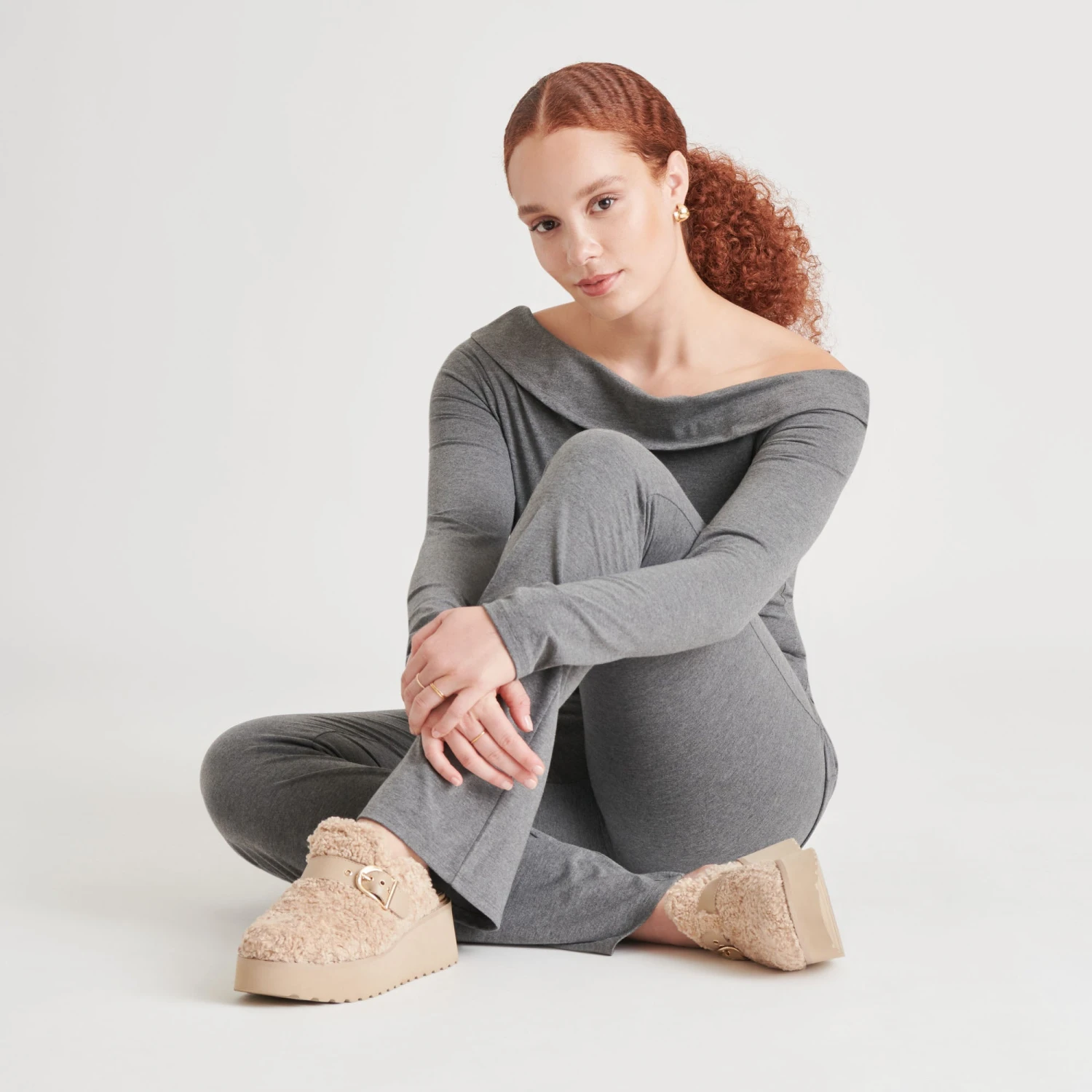 LELANI PLUSH FLATS NATURAL PLUSH(Lelani plush flats natural plush) LELANI PLUSH FLATS NATURAL PLUSH(Lelani Plush Flats Natural Plush) -Dolce Vita Sale Store DOLCEVITA FLATS LELANIPLUSH NATURALPLUSH ONFOOT 01