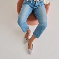 PAYGE FLATS DUSTY BLUE SUEDE(Payge Flats Dusty Blue Suede) 5 PAYGE FLATS DUSTY BLUE SUEDE(Payge Flats Dusty Blue Suede) -Dolce Vita Sale Store DOLCEVITA FLATS PAYGE DUSTYBLUESUEDE ONFOOT 03