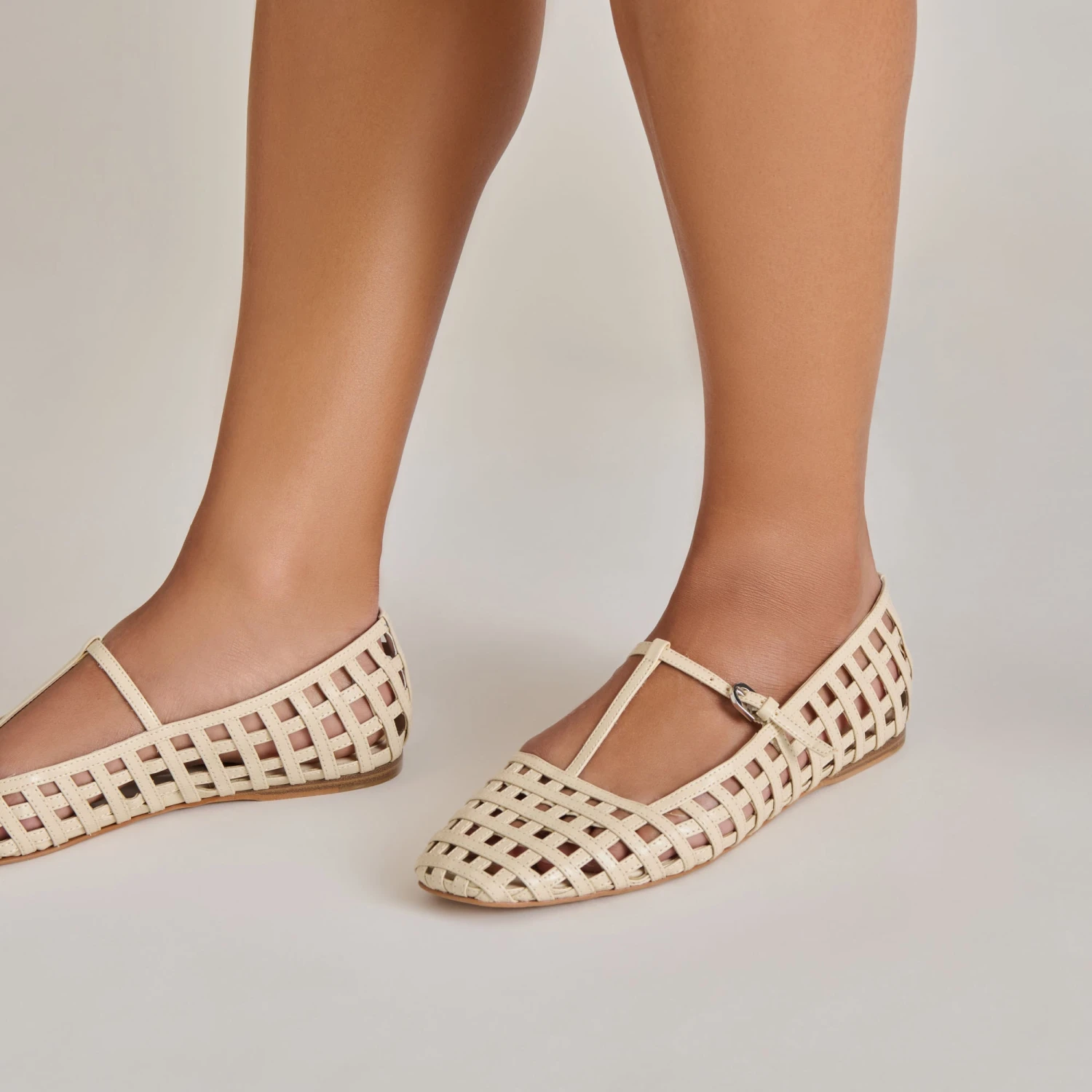 RAINS BALLET FLATS IVORY STELLA(Rains ballet flats ivory stella) RAINS BALLET FLATS IVORY STELLA(Rains Ballet Flats Ivory Stella) -Dolce Vita Sale Store DOLCEVITA FLATS RAINS IVORYSTELLA ONFOOT 02