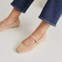 REYES BALLET FLATS BAMBOO SUEDE(Reyes Flats Bamboo Suede) 5 REYES BALLET FLATS BAMBOO SUEDE(Reyes Flats Bamboo Suede) -Dolce Vita Sale Store DOLCEVITA FLATS REYES BAMBOOSUEDE ONFOOT 02