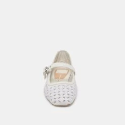 RODNI EYELET PERF BALLET FLATS TRUE WHITE LEATHER(Rodni Eyelet Perf Ballet Flats True White Leather) 11 RODNI EYELET PERF BALLET FLATS TRUE WHITE LEATHER(Rodni Eyelet Perf Ballet Flats True White Leather) -Dolce Vita Sale Store DOLCEVITA FLATS RODNIEYELETPERF TRUEWHITELEATHER 04
