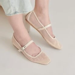 RODNI MESH BALLET FLATS CREME WOVEN MESH(Rodni Mesh Ballet Flats Creme Woven Mesh) 5 RODNI MESH BALLET FLATS CREME WOVEN MESH(Rodni Mesh Ballet Flats Creme Woven Mesh) -Dolce Vita Sale Store DOLCEVITA FLATS RODNIMESH CREMEWOVENMESH ONFOOT 01