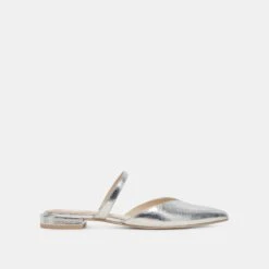 KANIKA WIDE FLATS SILVER DISTRESSED LEATHER(Kanika Wide Flats Silver Distressed Leather)