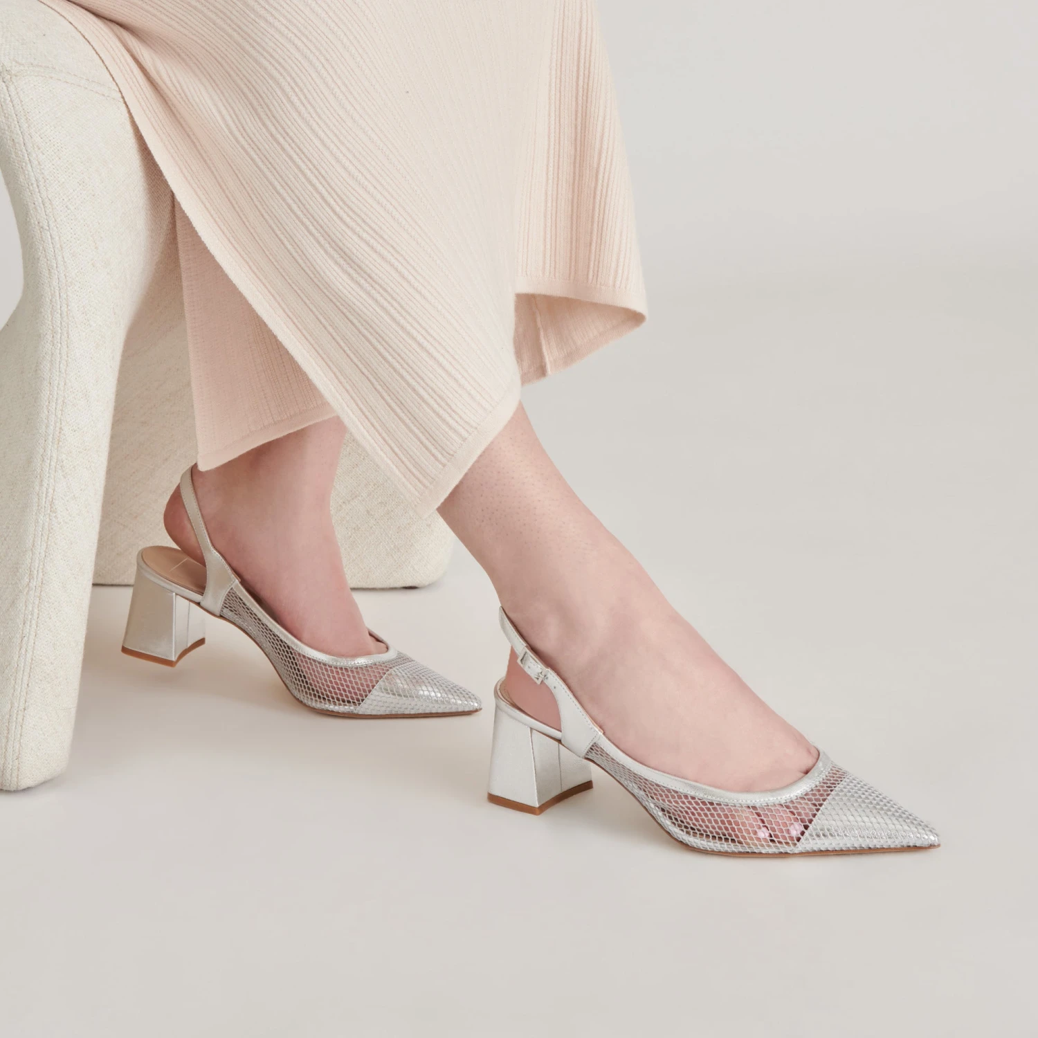 BLONDI HEELS SILVER MESH(Blondi heels silver mesh) BLONDI HEELS SILVER MESH(Blondi Heels Silver Mesh) -Dolce Vita Sale Store DOLCEVITA HEELS BLONDI SILVERMESH ONFOOT