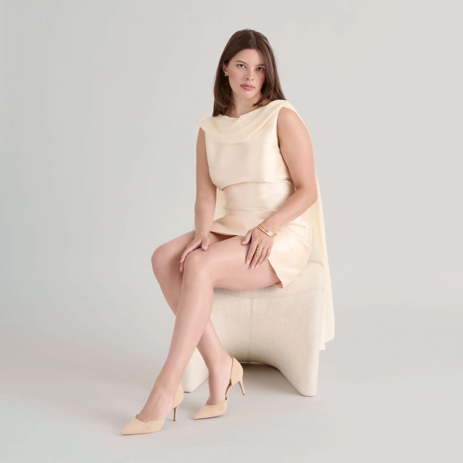 ELOY HEELS TAN SUEDE(Eloy heels tan suede) ELOY HEELS TAN SUEDE(Eloy Heels Tan Suede) -Dolce Vita Sale Store DOLCEVITA HEELS ELOY TANSUEDE ONFOOT 01