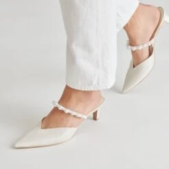 KANIKA PEARL MID HEELS VANILLA PEARLS(Kanika Pearl Mid Heels Vanilla Pearls) 9 KANIKA PEARL MID HEELS VANILLA PEARLS(Kanika Pearl Mid Heels Vanilla Pearls) -Dolce Vita Sale Store DOLCEVITA HEELS KANIKAMID VANILLAPEARLS ONFOOT 01