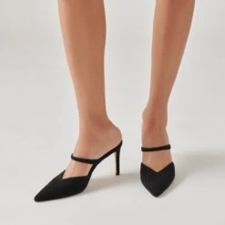 Dolce Vita KANIKA HEELS ONYX SUEDE(Kanika Heels Onyx Suede) -Dolce Vita Sale Store DOLCEVITA HEELS KANIKA ONYXSUEDE ONFOOT 2