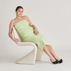 KAYLI HEELS ONYX SATIN(Kayli Heels Onyx Satin) 7 KAYLI HEELS ONYX SATIN(Kayli Heels Onyx Satin) -Dolce Vita Sale Store DOLCEVITA HEELS KAYLI ONYXSATIN ONFOOT