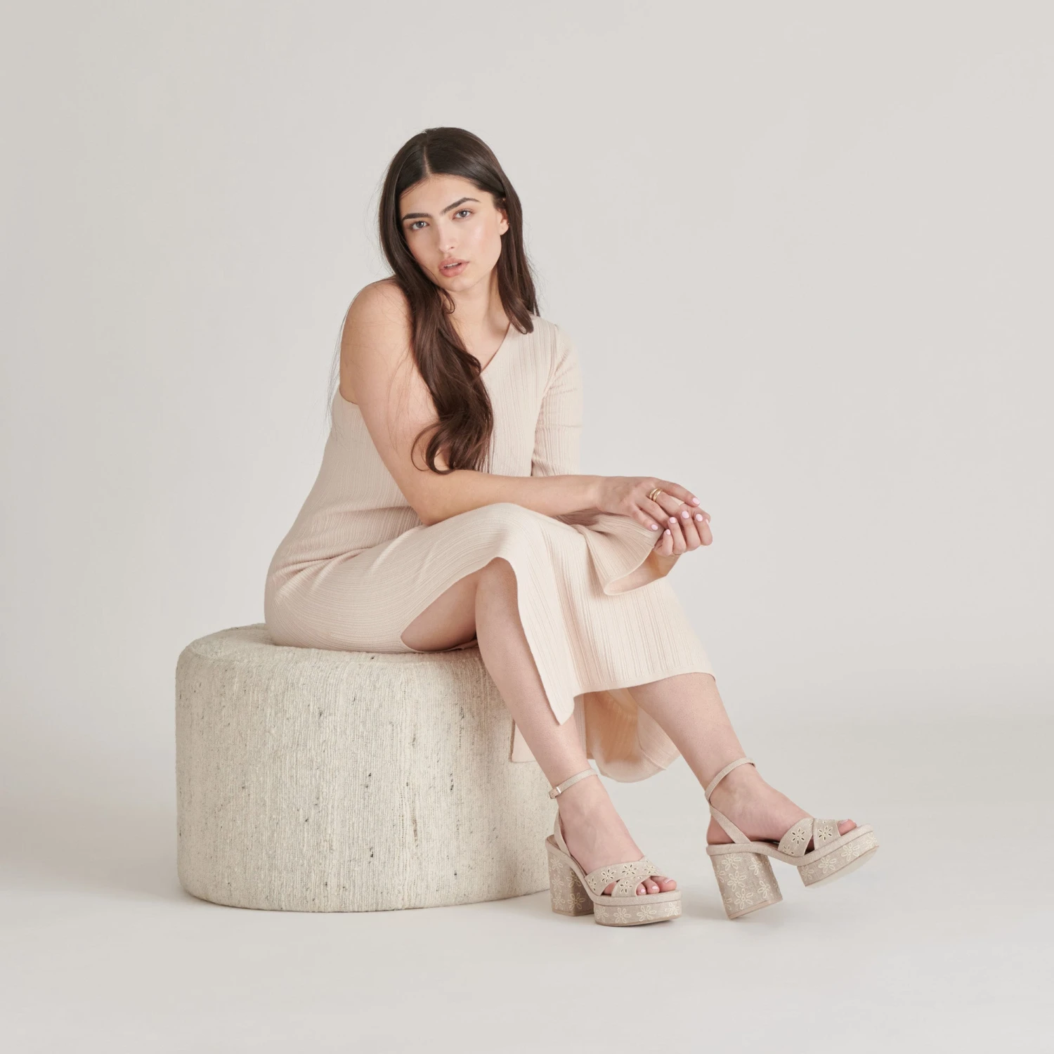 LAISHA HEELS ALMOND FLORAL EYELET(Laisha heels almond floral eyelet) LAISHA HEELS ALMOND FLORAL EYELET(Laisha Heels Almond Floral Eyelet) -Dolce Vita Sale Store DOLCEVITA HEELS LAISHA ALMONDFLORALEYELET ONFOOT