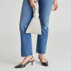 Dolce Vita ODELA HEELS MIDNIGHT CRINKLE PATENT(Odela Heels Midnight Crinkle Patent) -Dolce Vita Sale Store DOLCEVITA HEELS ODELLA BLACKLEATHER ONFOOT 01