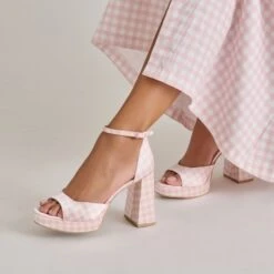 PANDRO X BYRDIE GOLF HEELS PINK PLAID GINGHAM(Pandro X Byrdie Golf Heels Pink Plaid Gingham) -Dolce Vita Sale Store DOLCEVITA HEELS PANDROBYRDIES PINKPLAID ONFOOT 06