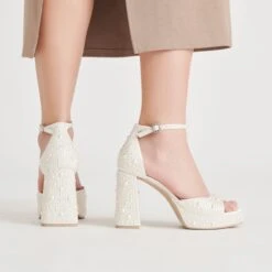 PANDRO PEARL HEELS TRUE WHITE SATIN(Pandro Pearl Heels True White Satin) -Dolce Vita Sale Store DOLCEVITA HEELS PANDROPEARL TRUEWHITESATIN ONFOOT 03 1 734ac3d5 8871 4b21 8f5e cab2e18ec968