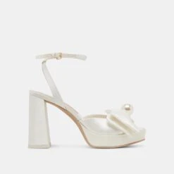 PATTON WIDE HEELS IVORY SATIN(Patton Wide Heels Ivory Satin)