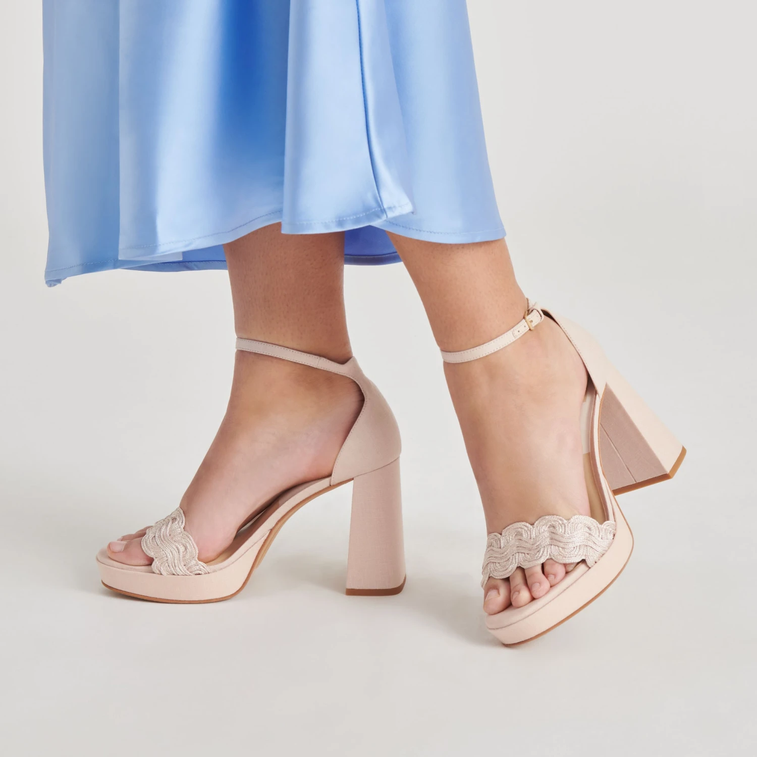 PELTIN HEELS LIGHT PINK WOVEN RAFFIA(Peltin heels light pink woven raffia) PELTIN HEELS LIGHT PINK WOVEN RAFFIA(Peltin Heels Light Pink Woven Raffia) -Dolce Vita Sale Store DOLCEVITA HEELS PELTIN LIGHTPINKWOVENRAFFIA ONFOOT 01