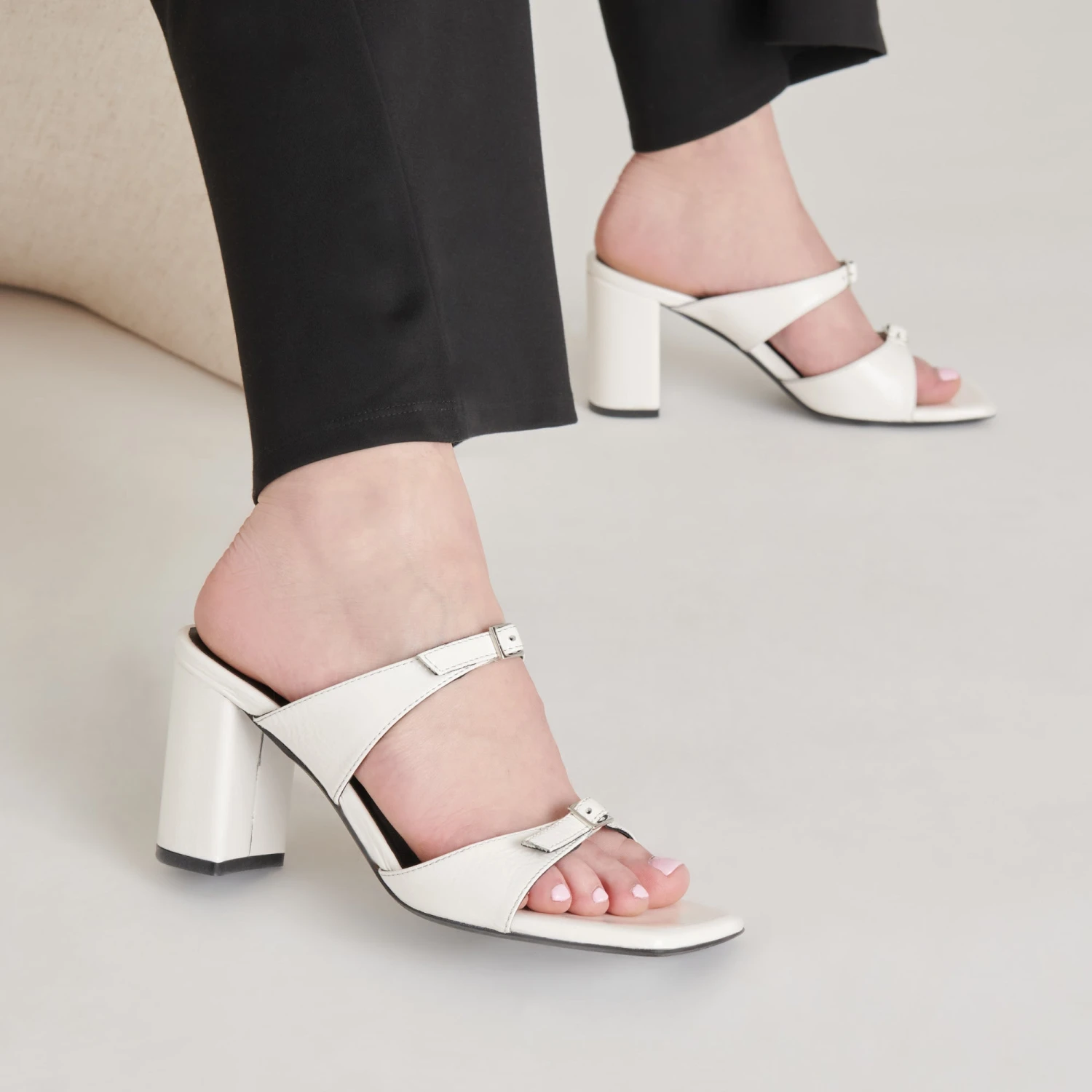 SHANE HEELS OFF WHITE CRINKLE PATENT(Shane heels off white crinkle patent) SHANE HEELS OFF WHITE CRINKLE PATENT(Shane Heels Off White Crinkle Patent) -Dolce Vita Sale Store DOLCEVITA HEELS SHANE OFFWHITECRINKLEPATENT ONFOOT 3