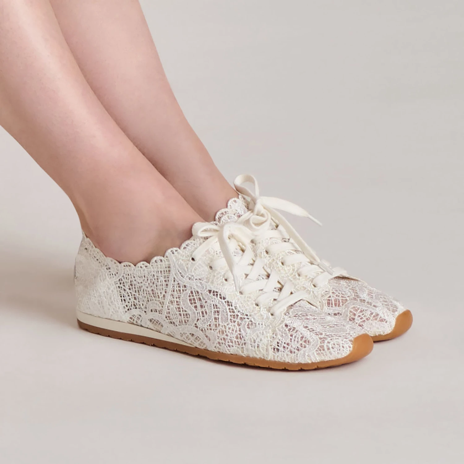 DAYANA SNEAKERS TRUE WHITE LACE(Dayana sneakers true white lace) DAYANA SNEAKERS TRUE WHITE LACE(Dayana Sneakers True White Lace) -Dolce Vita Sale Store DOLCEVITA SNEAKERS DAYANA TRUEWHITELACE ONFOOT 01