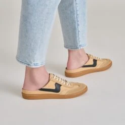 NOTICE SLIDE SNEAKERS TAN MULTI SUEDE(Notice Slide Sneakers Tan Multi Suede) -Dolce Vita Sale Store DOLCEVITA SNEAKERS NOTICESLIDE TANMULTISUEDE ONFOOT 01