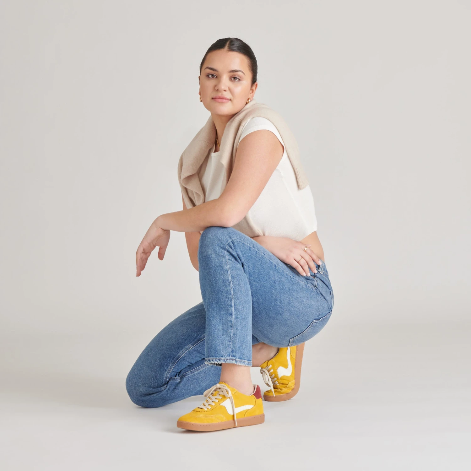 NOTICE SNEAKERS MUSTARD SUEDE(Notice sneakers mustard suede) NOTICE SNEAKERS MUSTARD SUEDE(Notice Sneakers Mustard Suede) -Dolce Vita Sale Store DOLCEVITA SNEAKERS NOTICE MUSTARDSUEDE ONFOOT