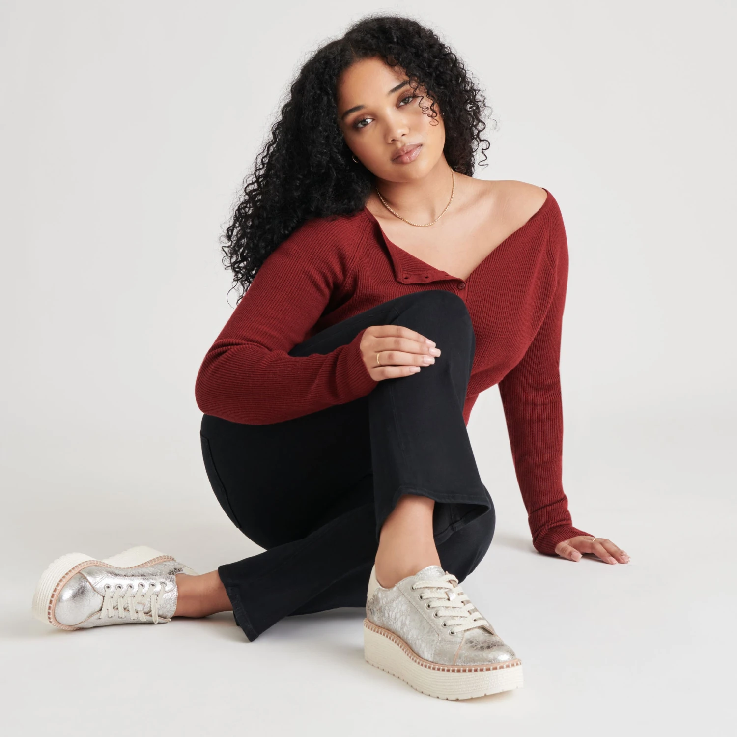 TWAIN SNEAKERS SILVER CRACKLED LEATHER(Twain sneakers silver crackled leather) TWAIN SNEAKERS SILVER CRACKLED LEATHER(Twain Sneakers Silver Crackled Leather) -Dolce Vita Sale Store DOLCEVITA SNEAKERS TWAIN SILVERCRACKLEDLEATHER ONFOOT 02