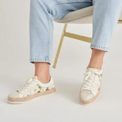 AZALIA SNEAKERS WHITE FLORAL RAFFIA(Azalia Sneakers White Floral Raffia) -Dolce Vita Sale Store DOLCEVITA SNEAKER AZALIA WHITEFLORALRAFFIA ONFOOT 01