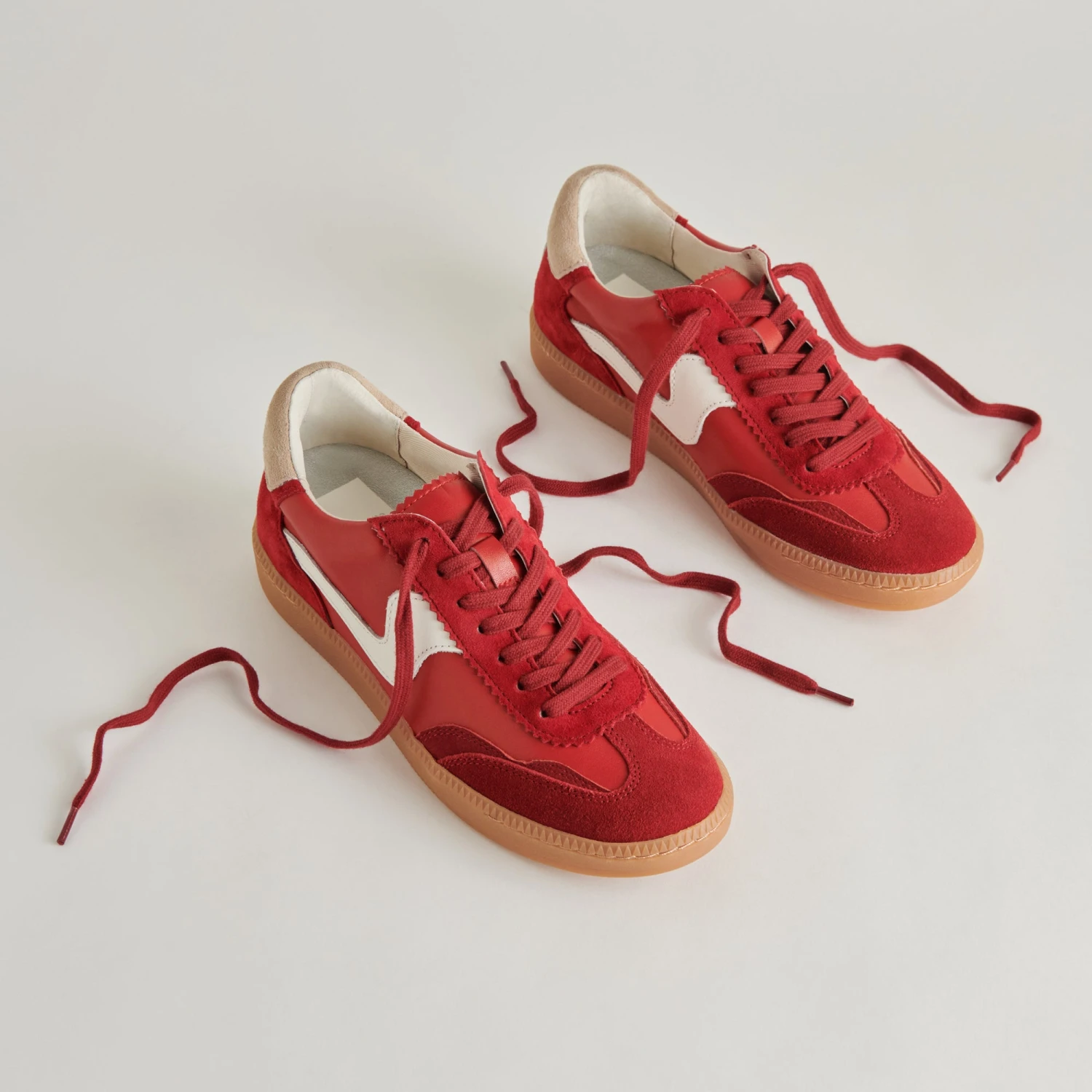 NOTICE SNEAKERS CRIMSON SUEDE(Notice sneakers crimson suede) NOTICE SNEAKERS CRIMSON SUEDE(Notice Sneakers Crimson Suede) -Dolce Vita Sale Store DOLCEVITA SNEAKER NOTICE CRIMSONSUEDE DETAILS 02